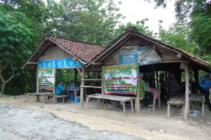 Rasakan Kelezatan Sederhana di Warung Semulur Bu Sumi